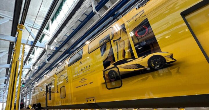 フェラーリ：トレニタリアがエンツォ博物館を模した列車を運行